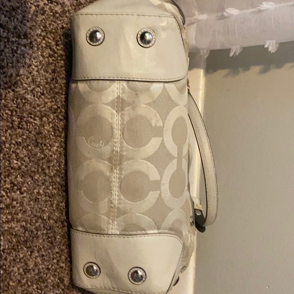 Coach bag white logo with leather accents. - Picture 4 of 5